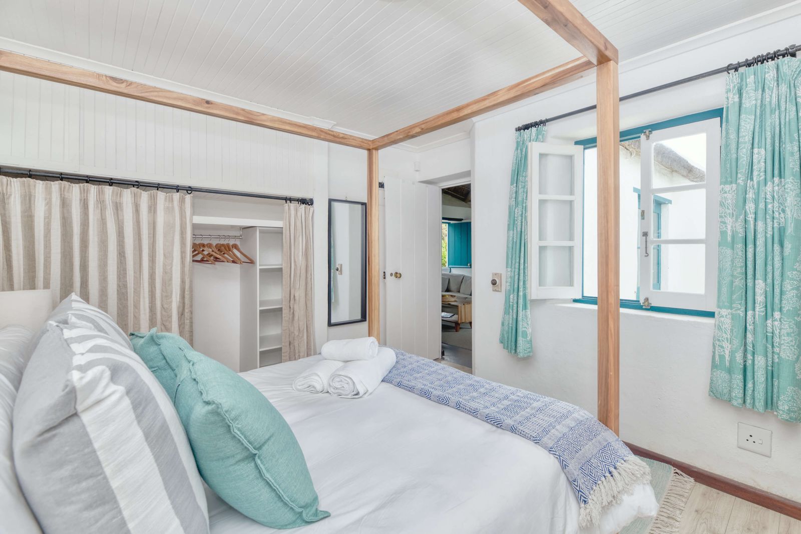 The Oceanpearl Room seen from the other side, towards the curtained hanging rail
